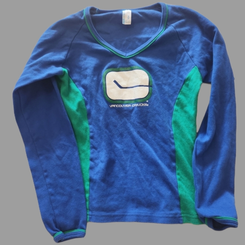 Vintage Small Cotton Vancouver Canucks Colorblock Blue/Green Long Sleeve